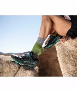 Darn Tough Clothing Treeline Micro Crew Midweight W/ Cushion | Women's 8 Darn Tough Clothing Treeline Micro Crew Midweight W/ Cushion | Women's