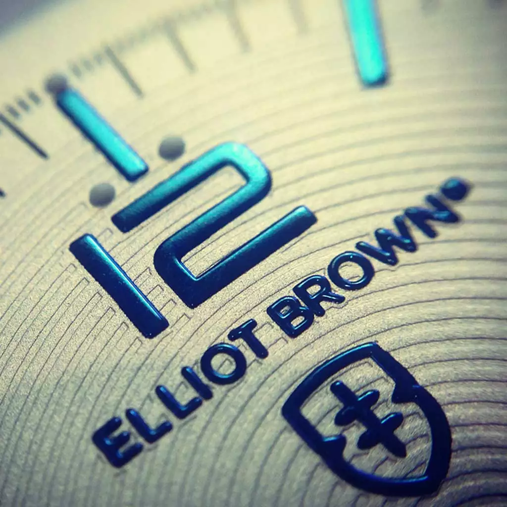 Elliot Brown Canford | 202-001-L09 5 Elliot Brown Canford | 202-001-L09