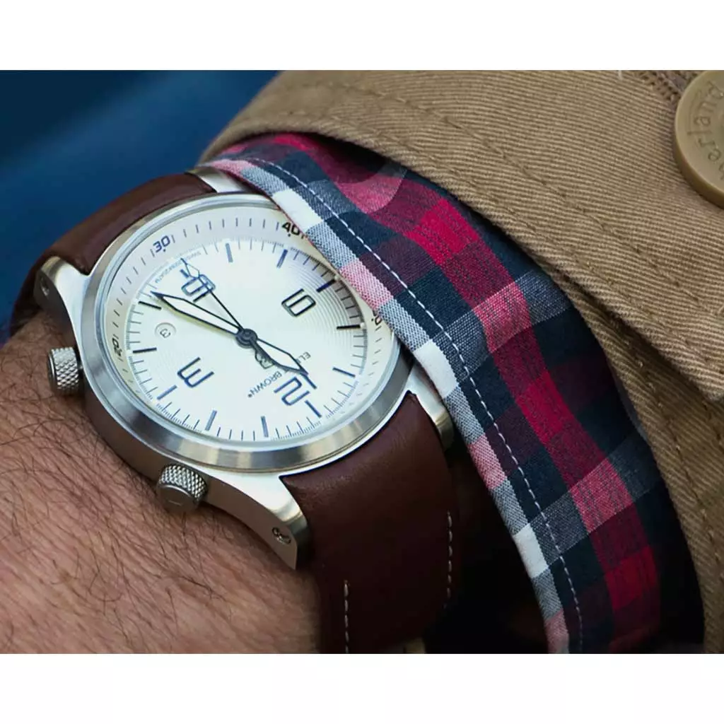 Elliot Brown Canford | 202-001-L09 7 Elliot Brown Canford | 202-001-L09