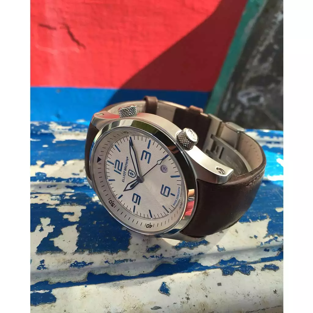 Elliot Brown Canford | 202-001-L09 8 Elliot Brown Canford | 202-001-L09