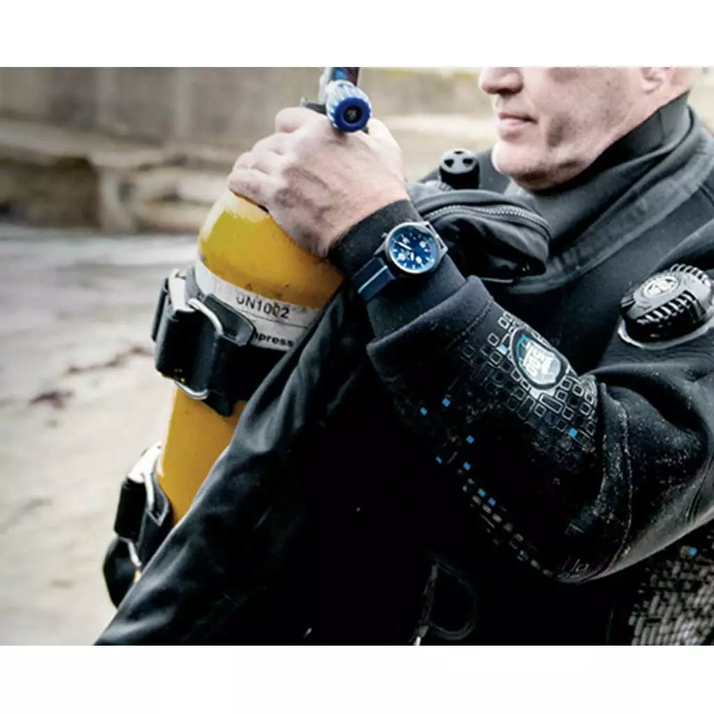 Elliot Brown Canford | 202-023-N12 5 Elliot Brown Canford | 202-023-N12