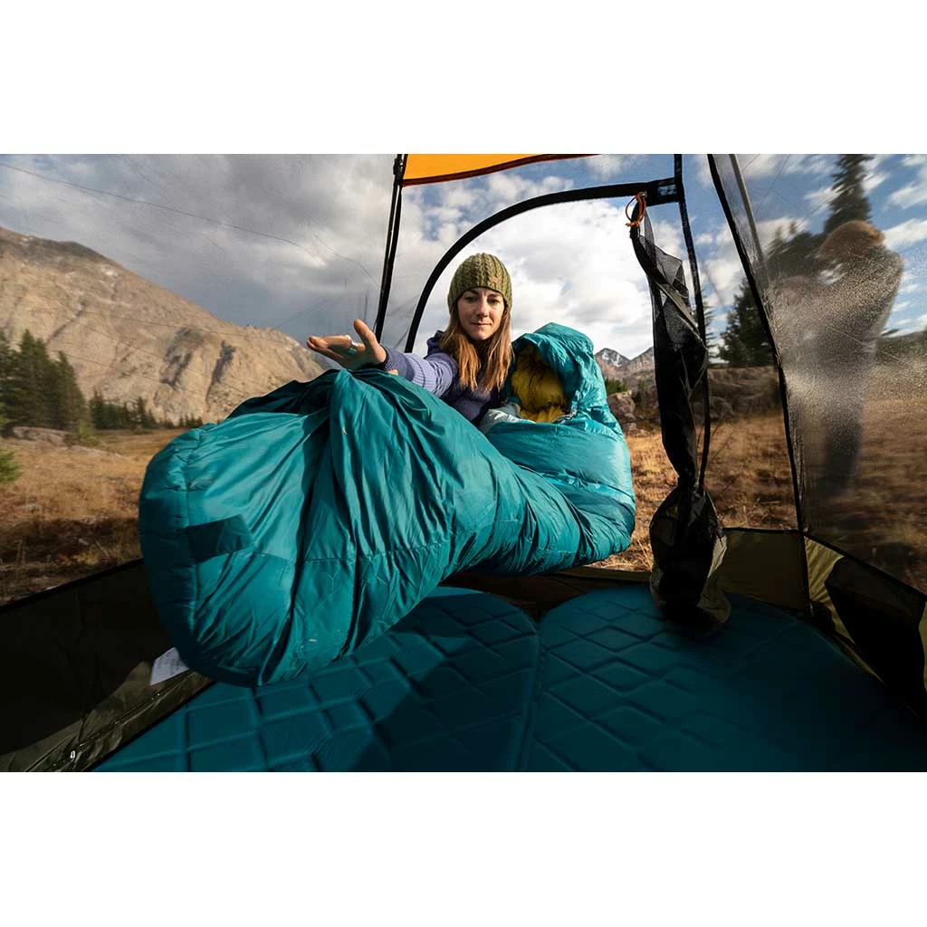 Kelty Cosmic 20° 550F Down Sleeping Bag | Women's Camping Kit 14 Kelty Cosmic 20° 550F Down Sleeping Bag | Women's Camping Kit
