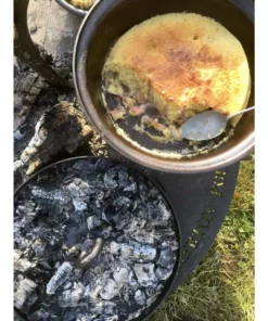 Netherton Foundry Dutch Oven With Hot Coals Lid