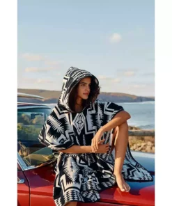 Pendleton Jacquard Hooded Towel