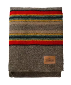 Pendleton Yakima Camp Blanket W/ Carrier Home, Garden & Cooking