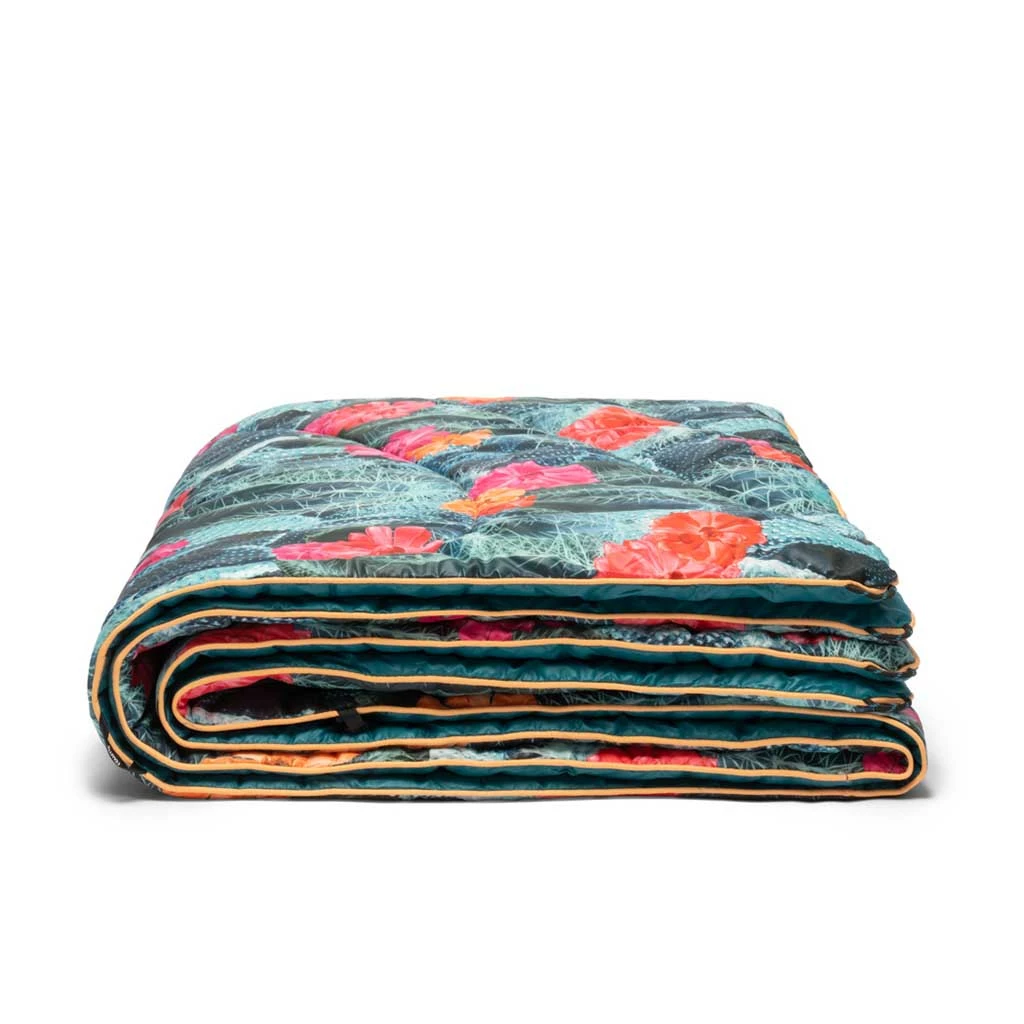 Rumpl New Original Puffy Blanket 4 Rumpl New Original Puffy Blanket