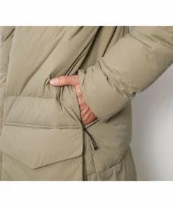 Snow Peak Recycled Nylon Ripstop Down Coat Camping Kit 22 Snow Peak Recycled Nylon Ripstop Down Coat Camping Kit